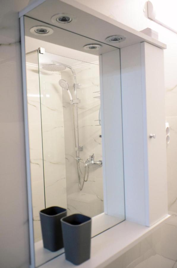 Private Apartment In The City Centre. Oradea Buitenkant foto
